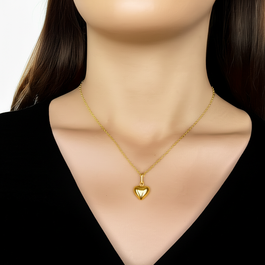 Golden Heart Necklace – Made to Melt Hearts